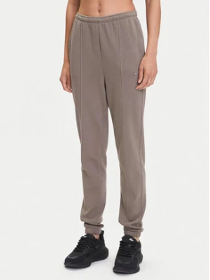 Nike Spodnie dresowe Chill Terry FN2434 Brązowy Regular Fit