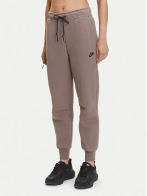 Zdjęcie produktu Nike Spodnie dresowe Tech Fleece HV6779 Brązowy Regular Fit