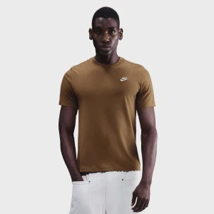 Nike Sportswear Club T-Shirt mężczyźni T-Shirty i Polo brązowy rozmiar Odzież