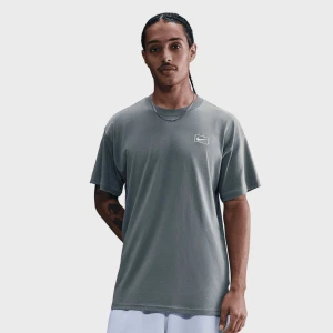 Nike Sportswear Graphics T-Shirt mężczyźni T-Shirty i Polo szary rozmiar Odzież