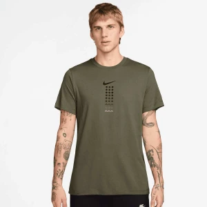 Nike Sportswear Tee mężczyźni T-Shirty i Polo zielony rozmiar Odzież