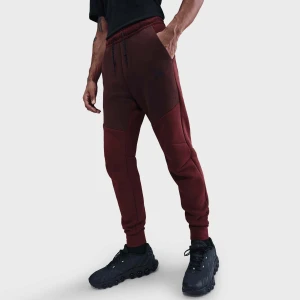 Nike Tech Fleece Jogger mężczyźni Spodnie dresowe czerwony rozmiar Odzież