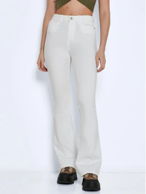Noisy May Jeansy Sallie 27019305 Biały Slim Fit