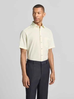 Nowoczesna koszula biznesowa o kroju regular fit z kołnierzykiem typu kent Olymp