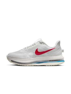 Obuwie do biegania Szlak Nike biały