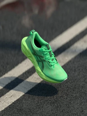 Obuwie do biegania treningowe Asics zielony