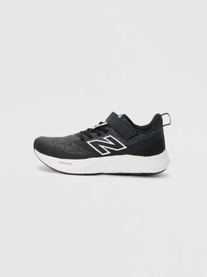 Obuwie do biegania treningowe New Balance czarny