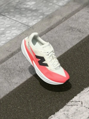 Obuwie do biegania treningowe New Balance czerwony