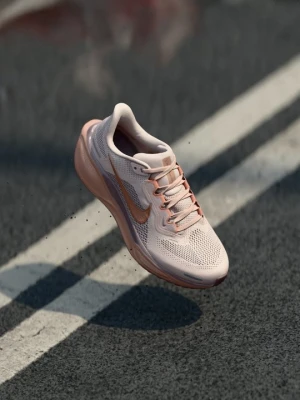 Obuwie do biegania treningowe Nike beżowy