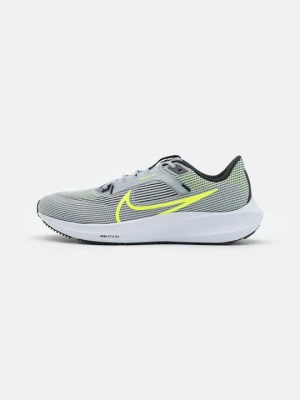 Obuwie do biegania treningowe Nike beżowy