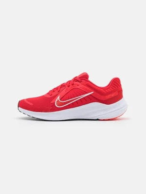 Obuwie do biegania treningowe Nike czerwony