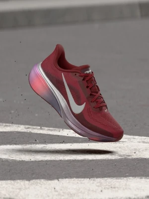 Obuwie do biegania treningowe Nike jagodowy