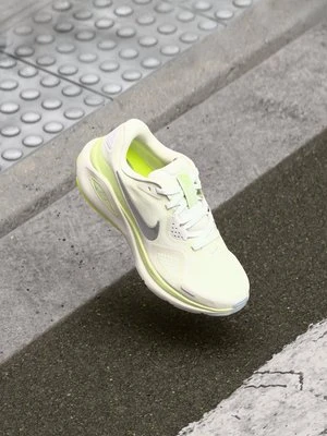 Obuwie do biegania treningowe Nike biały
