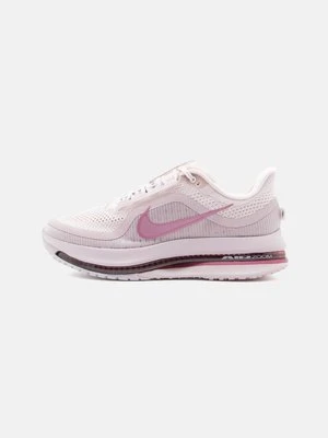 Obuwie do biegania treningowe Nike jagodowy