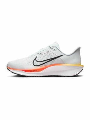 Obuwie do biegania treningowe Nike mleczny