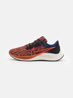 Obuwie do biegania treningowe Nike pomarańczowy
