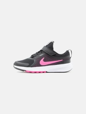 Obuwie do biegania treningowe Nike szary