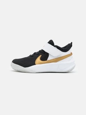 Obuwie do koszykówki Nike Performance