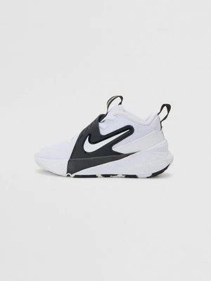 Obuwie do koszykówki Nike Performance
