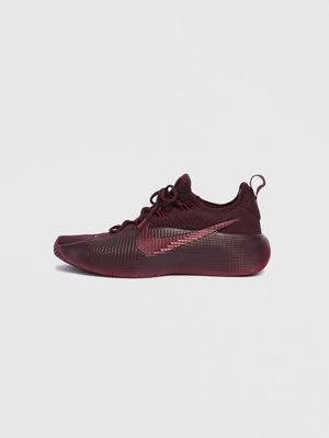 Obuwie do koszykówki Nike Performance