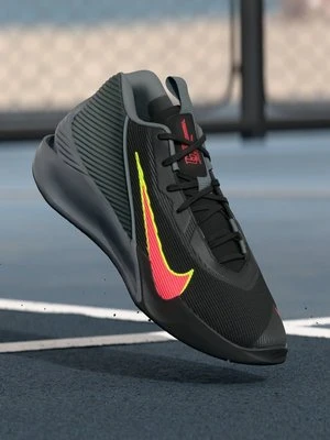 Obuwie do koszykówki Nike Performance