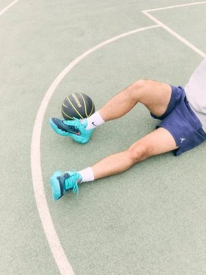 Obuwie do koszykówki Nike Performance