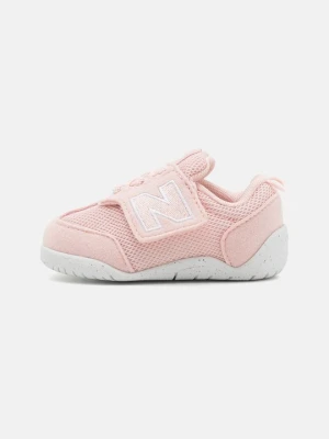 Obuwie do nauki chodzenia New Balance różowy