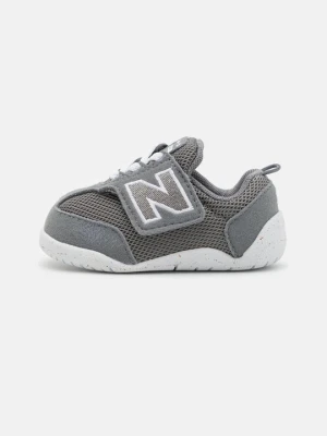 Obuwie do nauki chodzenia New Balance szary