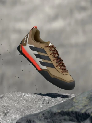 Obuwie hikingowe Adidas Terrex pomarańczowy