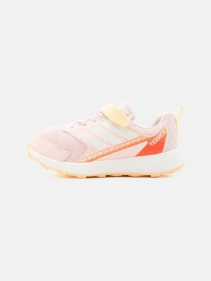Obuwie hikingowe Adidas Terrex różowy