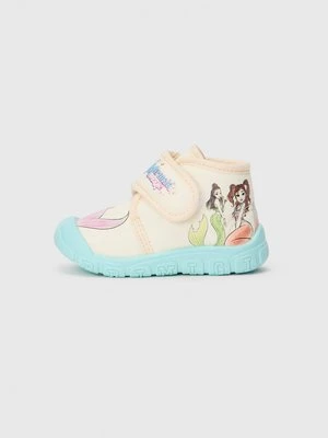 Obuwie na rzepy Primigi