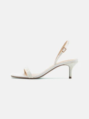 Obuwie ślubne Blue By Betsey Johnson mleczny