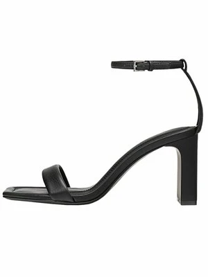 Obuwie ślubne Stradivarius