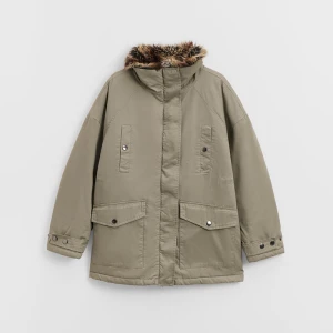 Ocieplany płaszcz typu parka ze stójką oliwkowy House