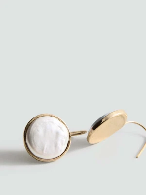 Okrągłe kolczyki z żywicy złoty - Kobieta - Rozmiar uniwersalny - MANGO