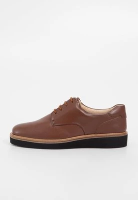 Oksfordki Clarks