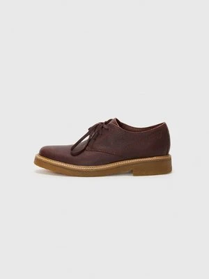 Oksfordki Clarks
