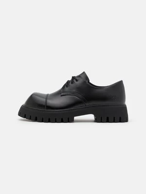 Oksfordki Koi Footwear