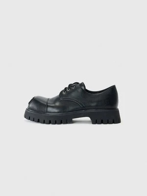 Oksfordki Koi Footwear