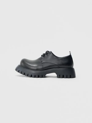 Oksfordki Koi Footwear