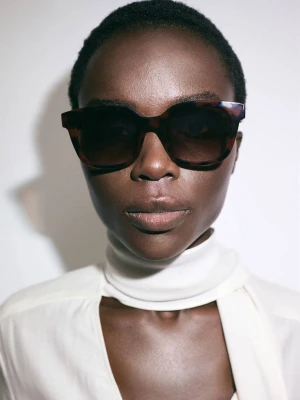 Okulary przeciwsłoneczne oprawa z tworzywa czarny - Kobieta - Rozmiar uniwersalny - MANGO