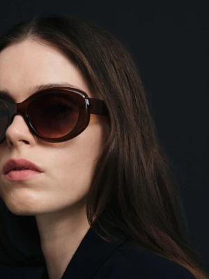 Okulary przeciwsłoneczne w kwadratowych oprawkach brązowy - Kobieta - Rozmiar uniwersalny - MANGO