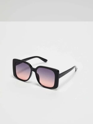 Okulary przeciwsłoneczne z prostokątnymi grubymi oprawkami Moodo