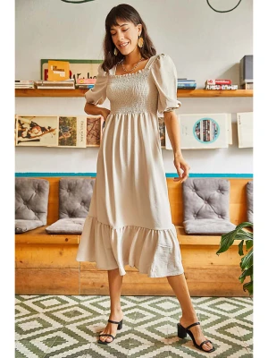 Olalook Sukienka w kolorze beżowym rozmiar: M