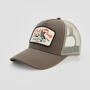 Oliwkowa czapka z daszkiem i naszywką trucker hat House