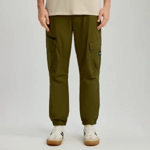 Oliwkowe joggery z kieszeniami cargo House