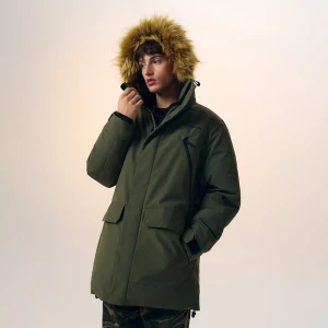 Oliwkowy płaszcz z kapturem ze sztucznym futerkiem House