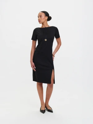 Ołówkowa sukienka z rozcięciem Top Secret