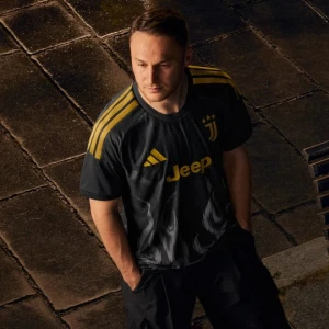 Oryginalna koszulka z trzeciego zestawu Juventus 26 / 27 Adidas czarny
