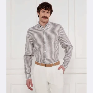 Oscar Jacobson Lniana koszula | Regular Fit